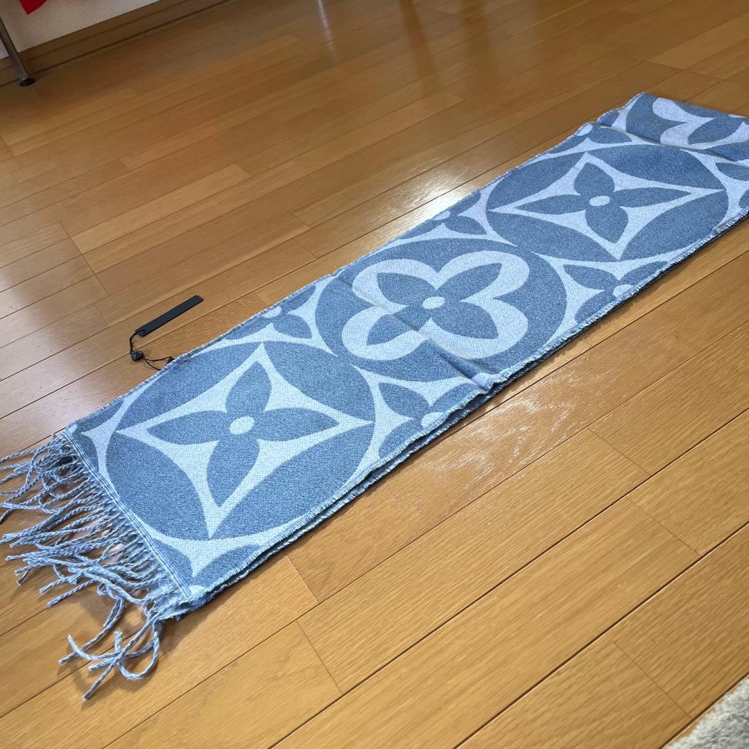 新品タグ付き☆Louis Vuitton ブルー マフラー ロゴ入り ノベルティ