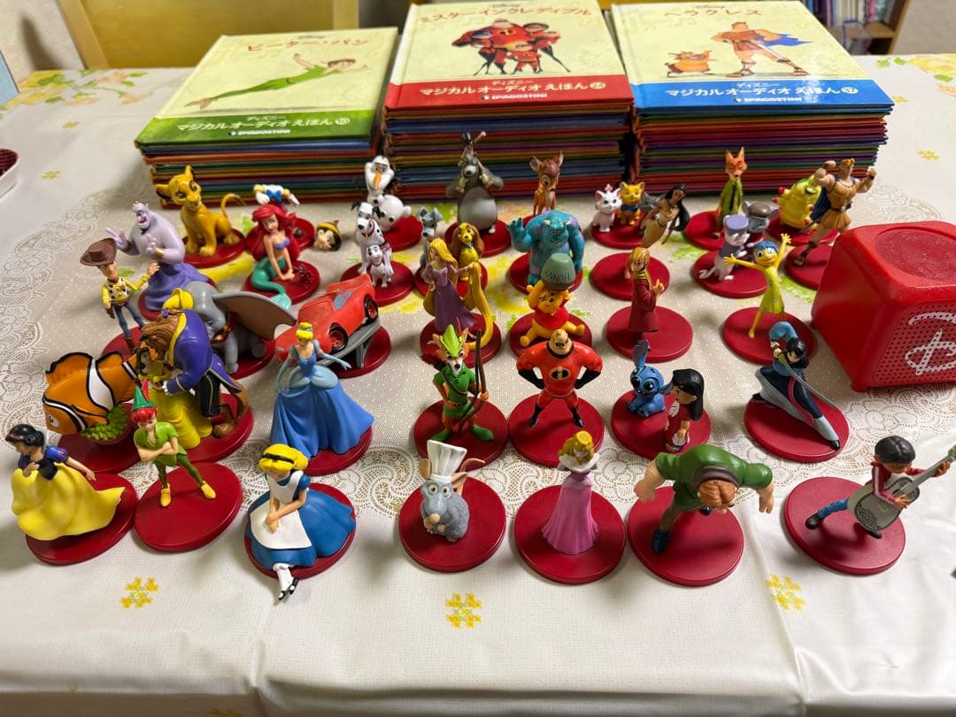 ディアゴスティーニ　ディズニーマジカルオーディオ絵本1〜37巻とフィギュア37体 ディアゴスティーニ ディズニーマジカルオーディオ絵本1〜37巻と