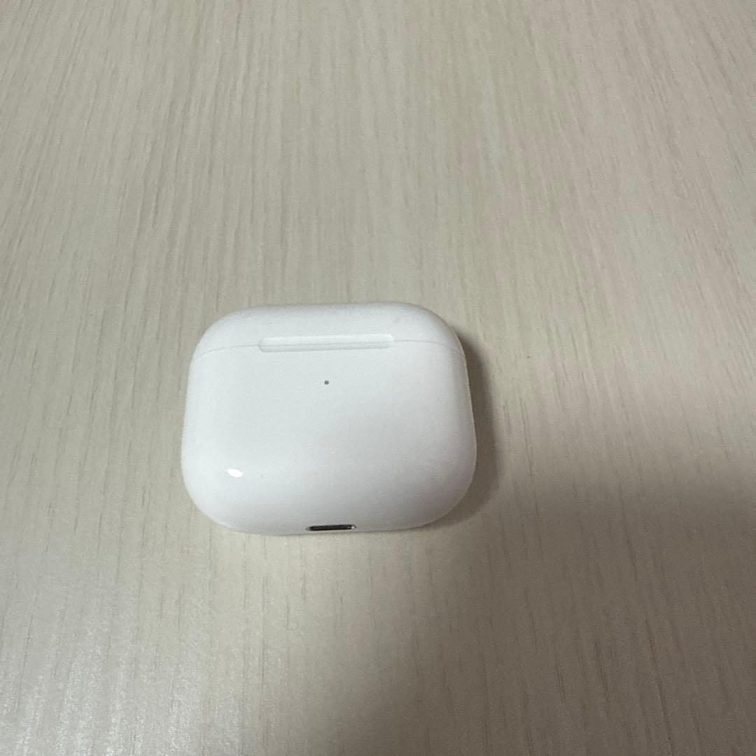 あす AirPods本体 ホワイト 充電ケース付き 第3世代 MagSafe充電ケース付きAirPods（第3世代）[整備済製品] - Apple（日本）