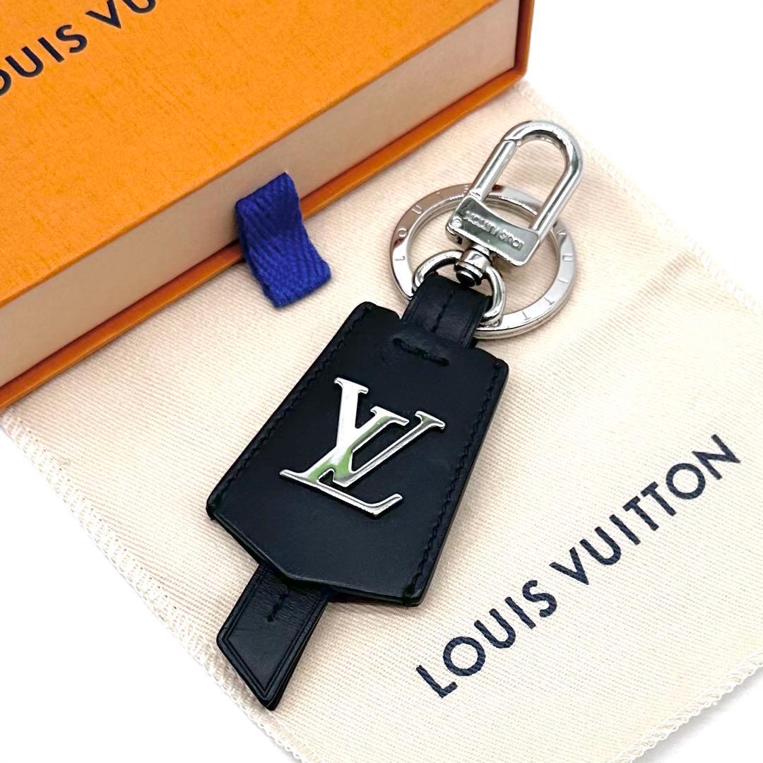美品✨ルイヴィトン LV クロッシュ クレ キーホルダー M68020 ブラック 楽天市場】ルイ ヴィトン LV クロッシュ クレ キーリング キーホルダー