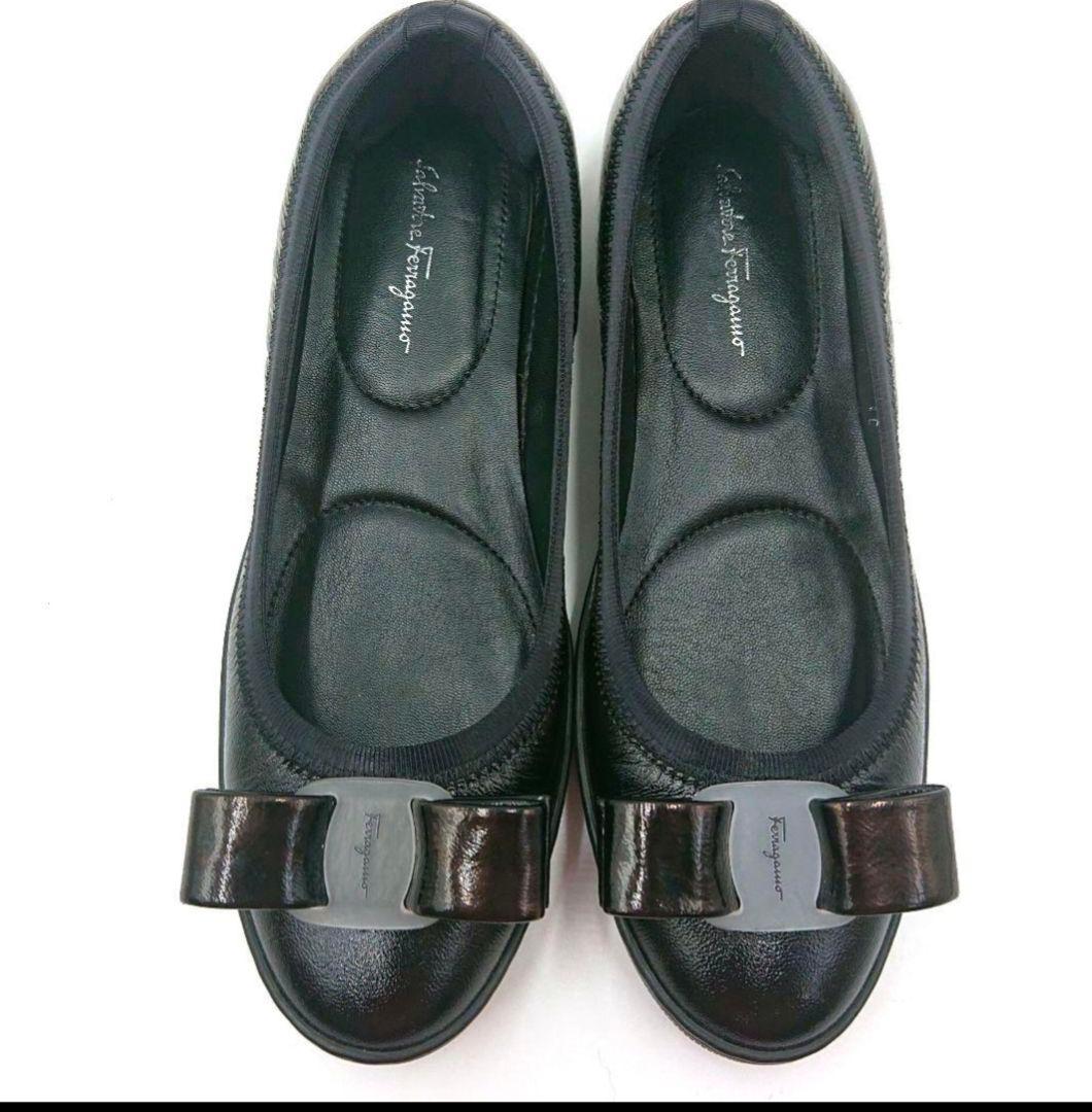 ☆極美品☆フェラガモ バレエシューズ フラット パンプス ヴァラリボン 22cm 楽天市場】【最大2万円OFFクーポン対象・3/1限定】FERRAGAMO