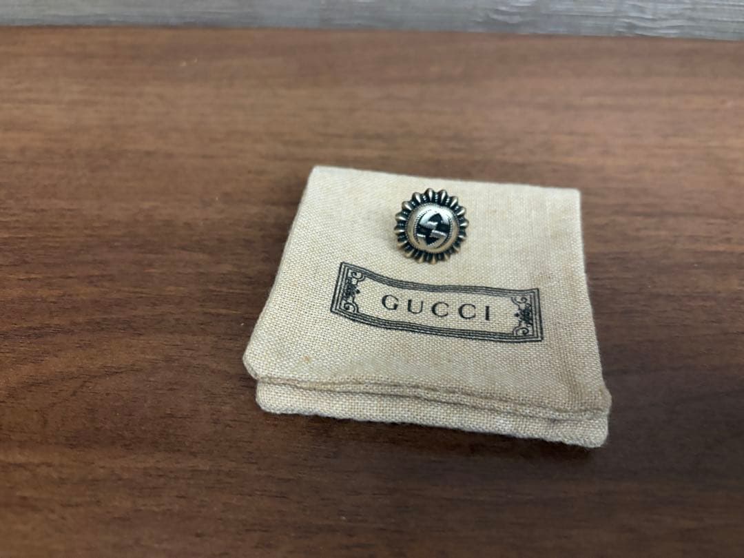 最終お値下げ　GUCCI GGロゴメタルブローチ グッチ ブローチ