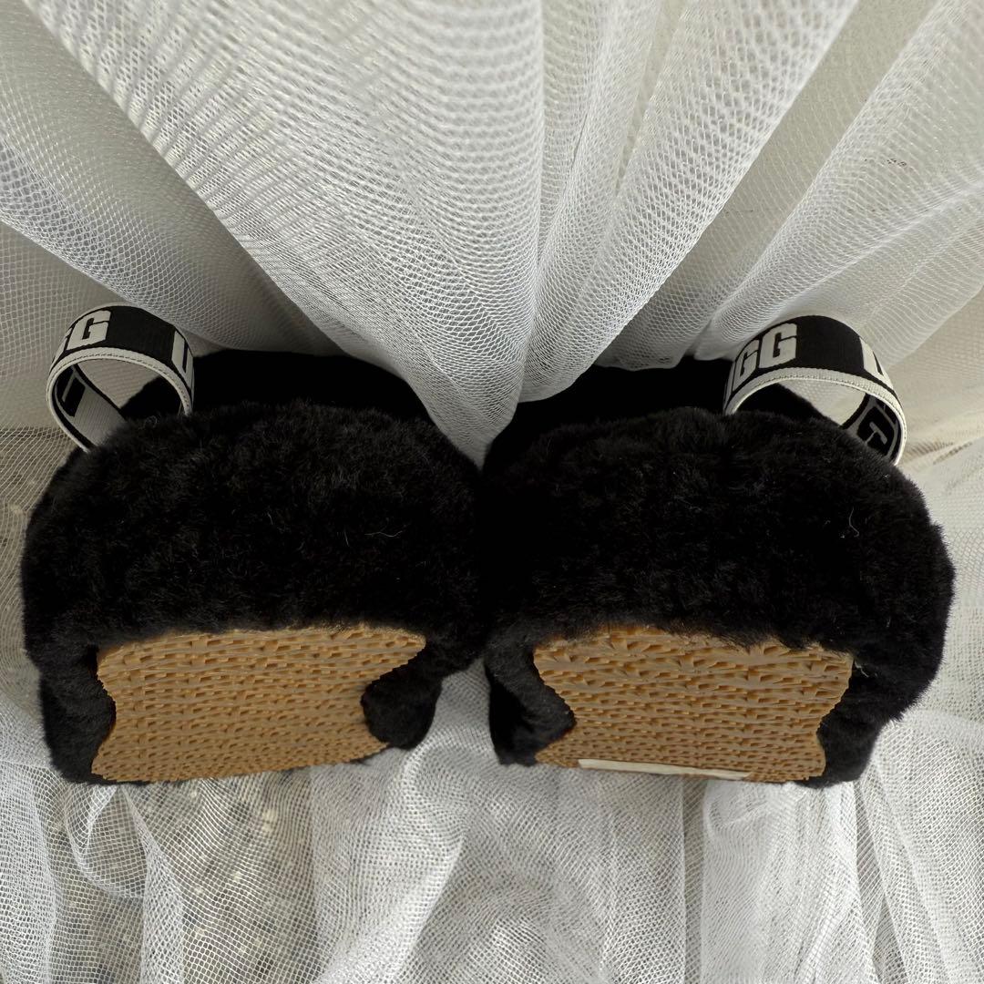 超美品　UGG バックストラップ サンダル ブラック ファー 羊毛 24.5cm