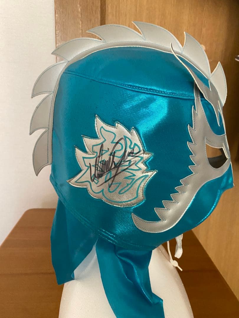 ウルティモ・ドラゴン サイン入り青マスク - メルカリ