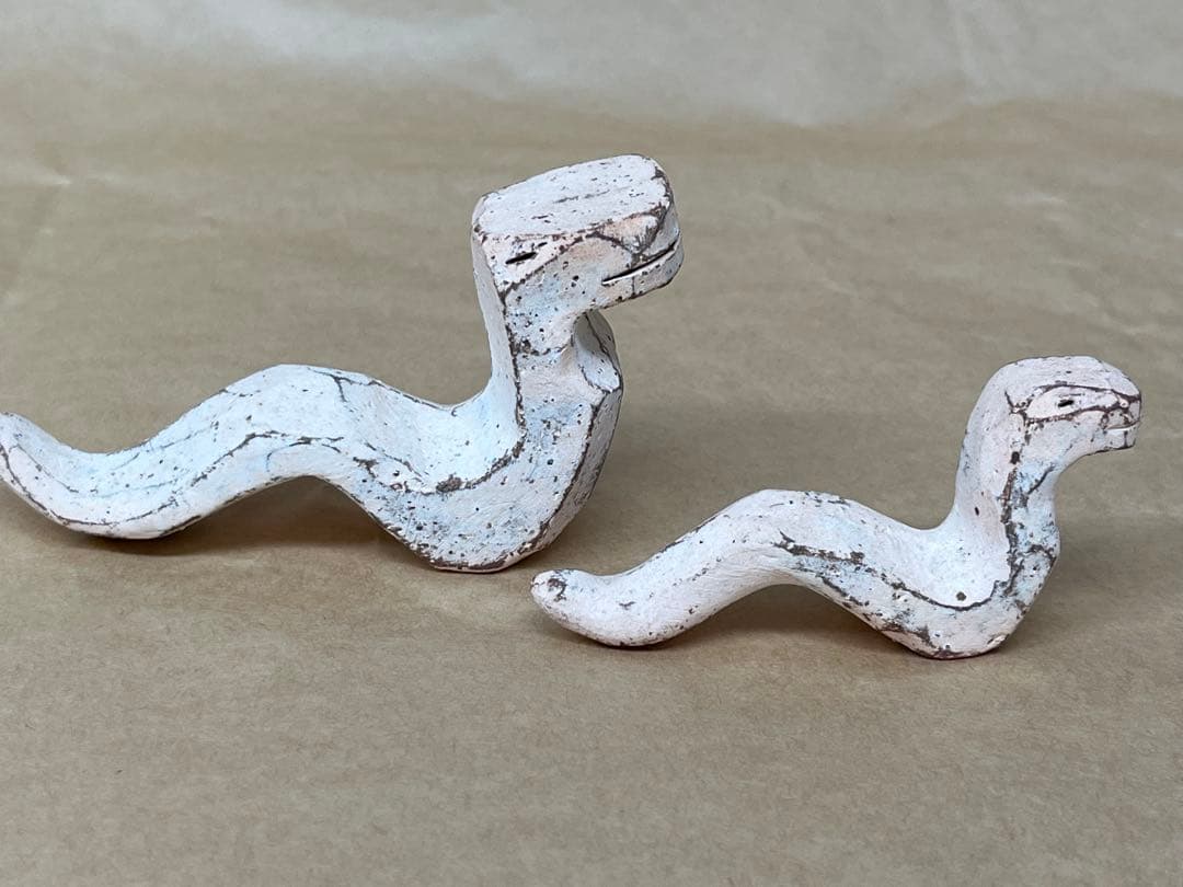 石原稔久作　干支のオブジェ 福岡県在住の陶芸家、石原稔久さんが作る来年の干支うさぎがやってき