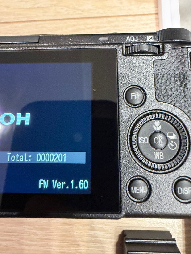 RICOH GR IIIx 3年保証 2026年2月購入 ポーチ付 - メルカリ