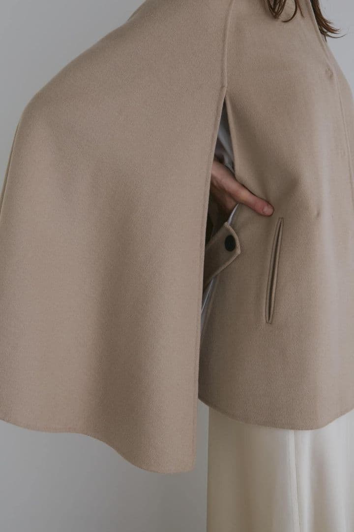 ラック☆様専用 新品タグ付き LE PHIL ライトリバーケープコート