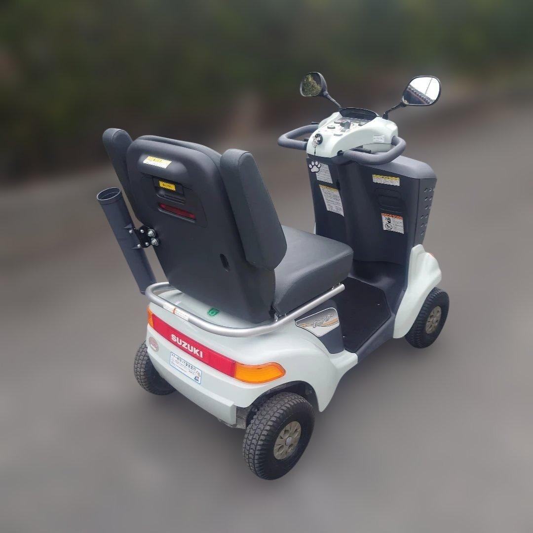 Suzuki セニアカ― 収納バスケット・杖ホルダー・床マット付き 引き取り限定