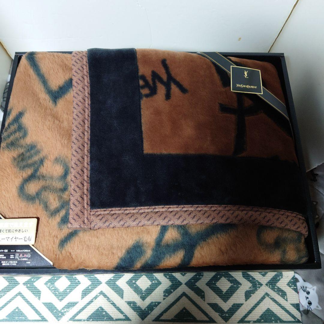 イヴサンローラン マイヤー毛布 イヴ・サンローラン ニューマイヤー毛布 - メルカリ