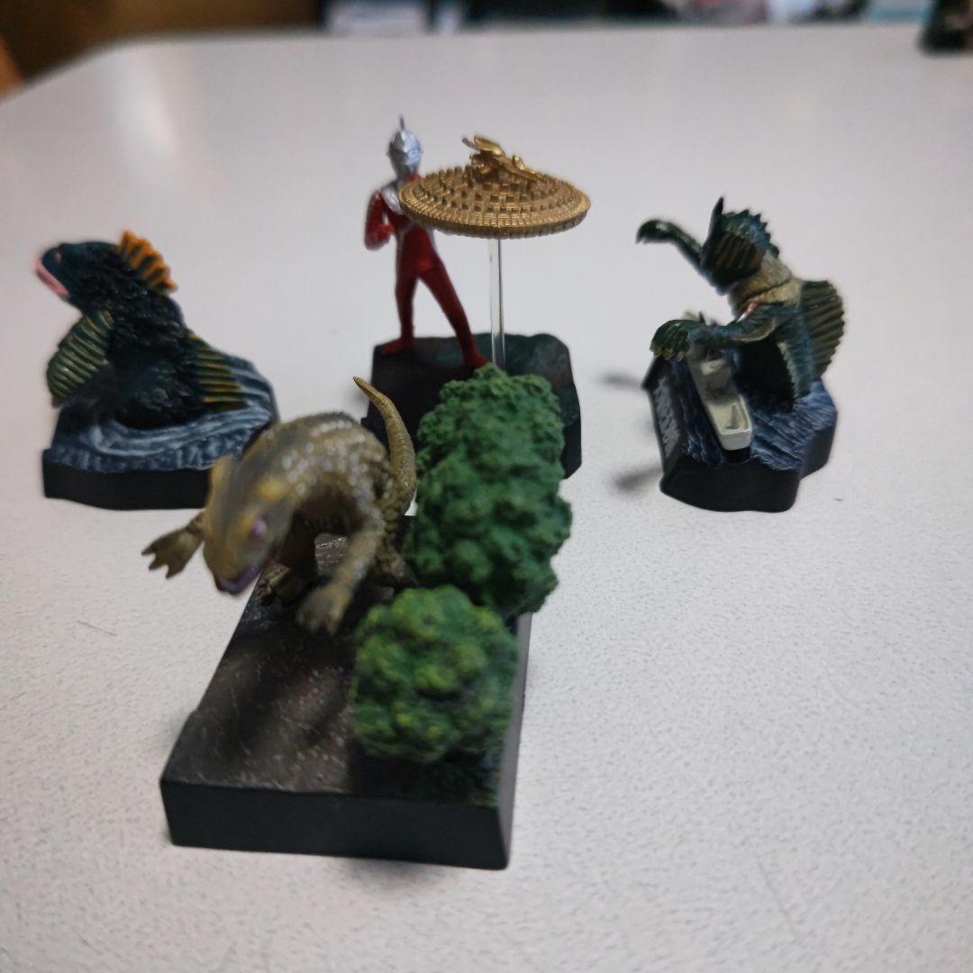 ウルトラ怪獣名鑑 シークレット含4点セット 商品説明を確認願います