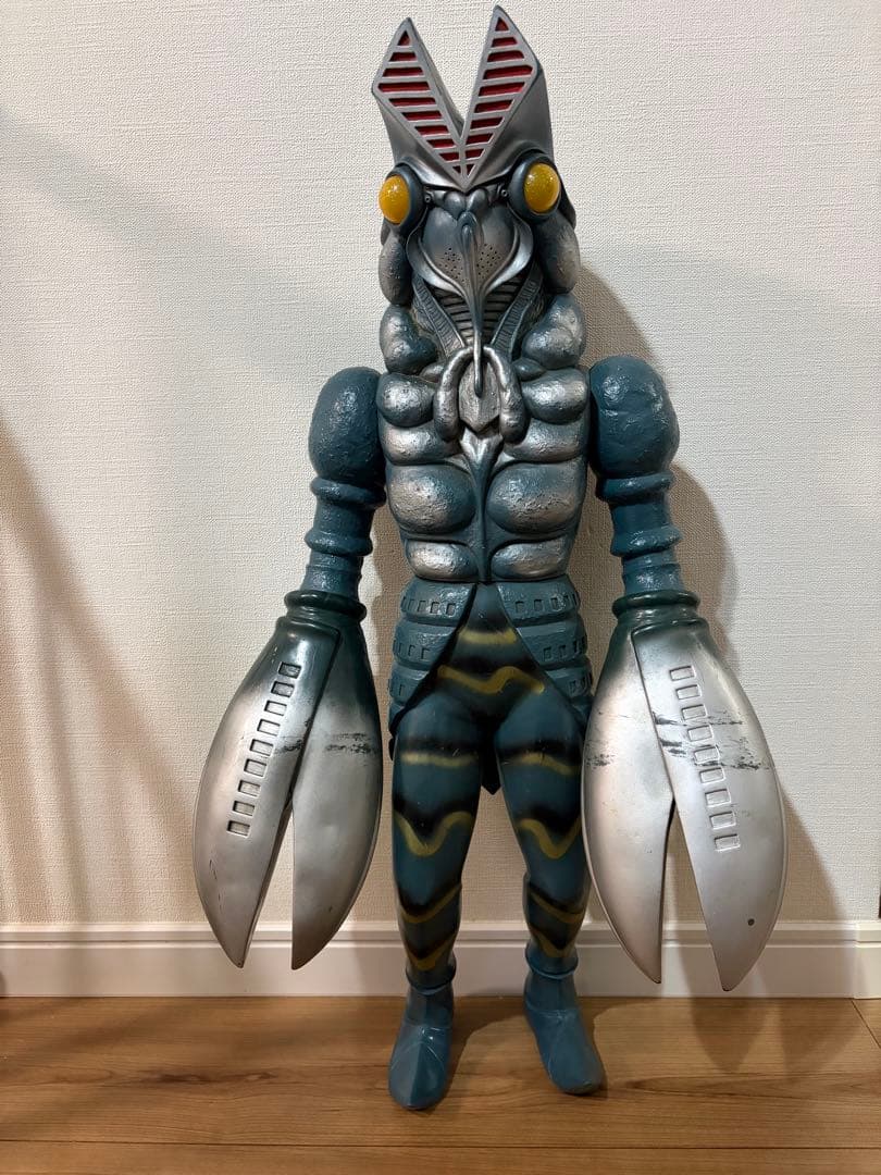 バンダイ バルタン星人　怪獣 フィギュア 1990年製 63cm Yahoo!オークション -「バルタン星人 1990」(バルタン星人) (怪獣