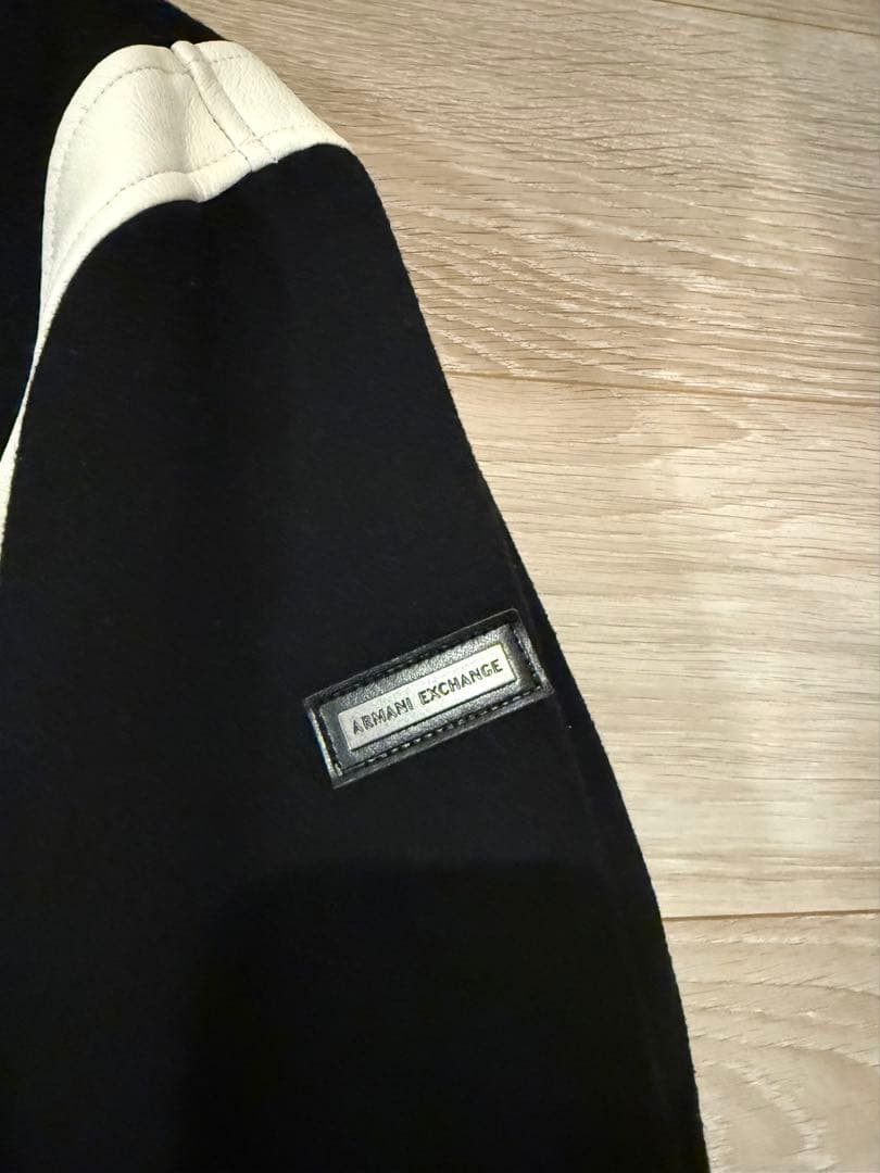 A|X ARMANI EXCHANGE ブラック スタジャン Mサイズ - メルカリ