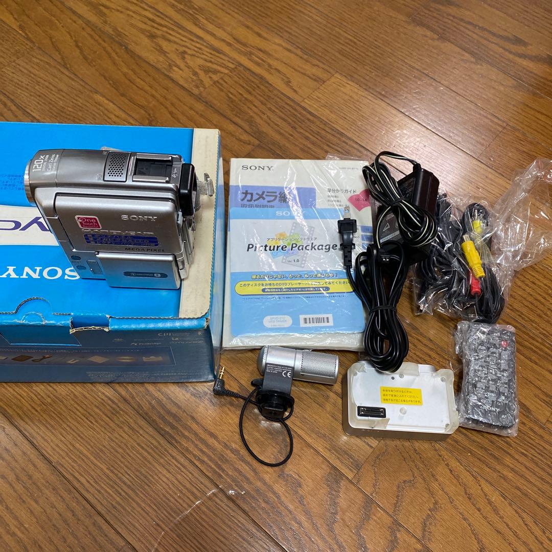 SONY DCR-PC109 ビデオカメラ Sony DCR-PC109 Mini DV digital camcorder at Crutchfield