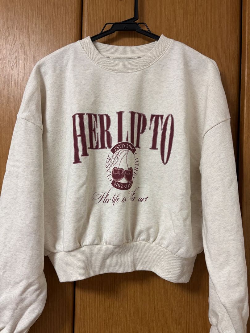 美品】herlipto Classic Cherry Sweatshirt - メルカリ