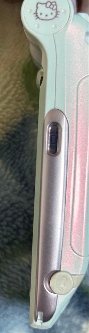 激レア au ハローキティ 2002年 美品 非売品ストラップ付 - メルカリ