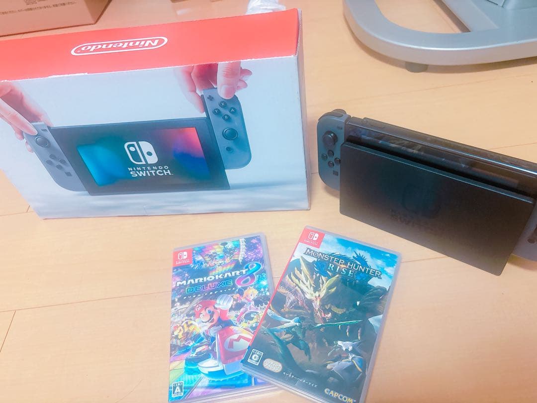 Switch一式、モンハンライズ、マリオカート8セット 🔥 Nintendo Switch Console+Fortnite/Mario Kart 8/Monster Hunter