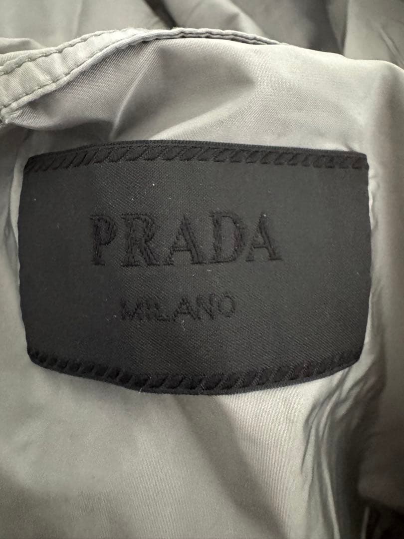 PRADA グレー フード付き ナイロンジャケット『週末三日間限定セール
