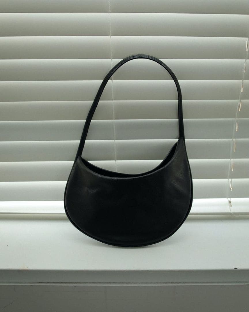anuke アンヌーク Leather Round Bag バッグ ブラック 黒