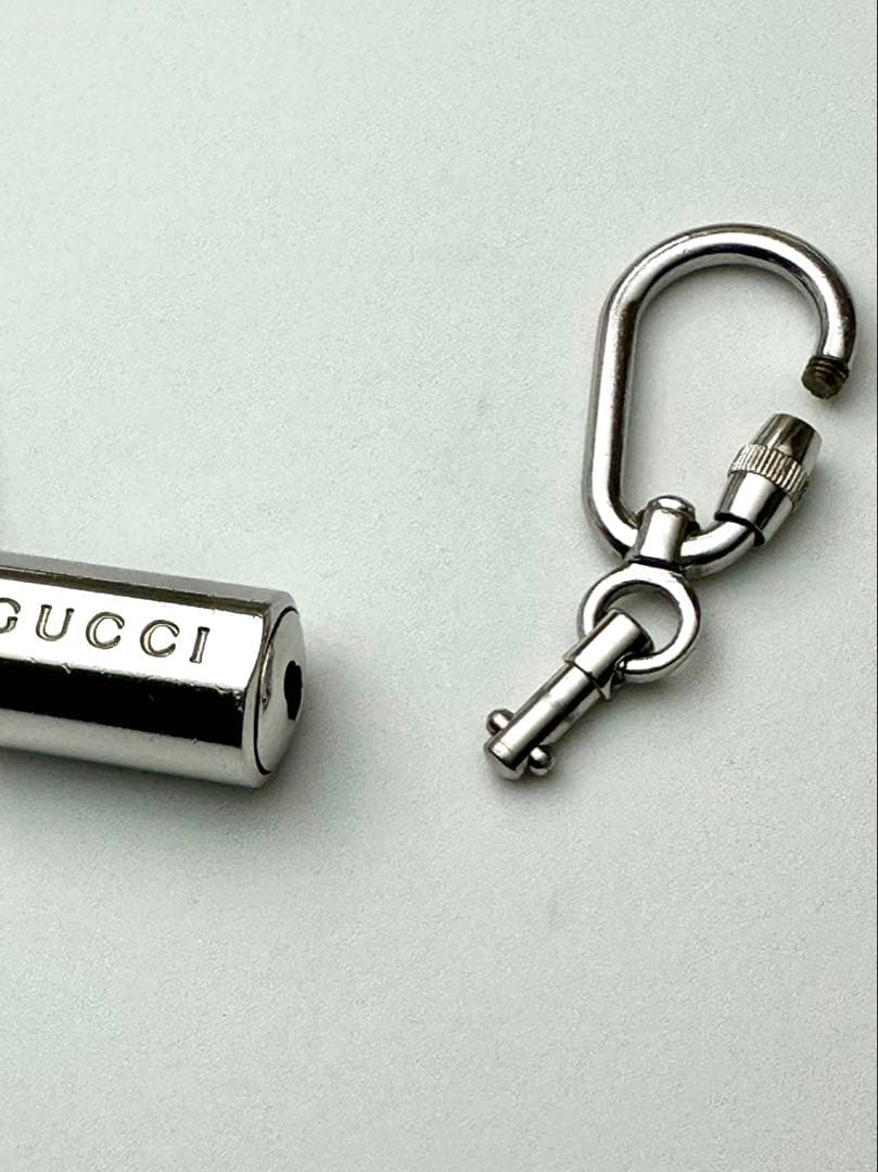 GUCCI シルバー フック付きキーホルダー - メルカリ