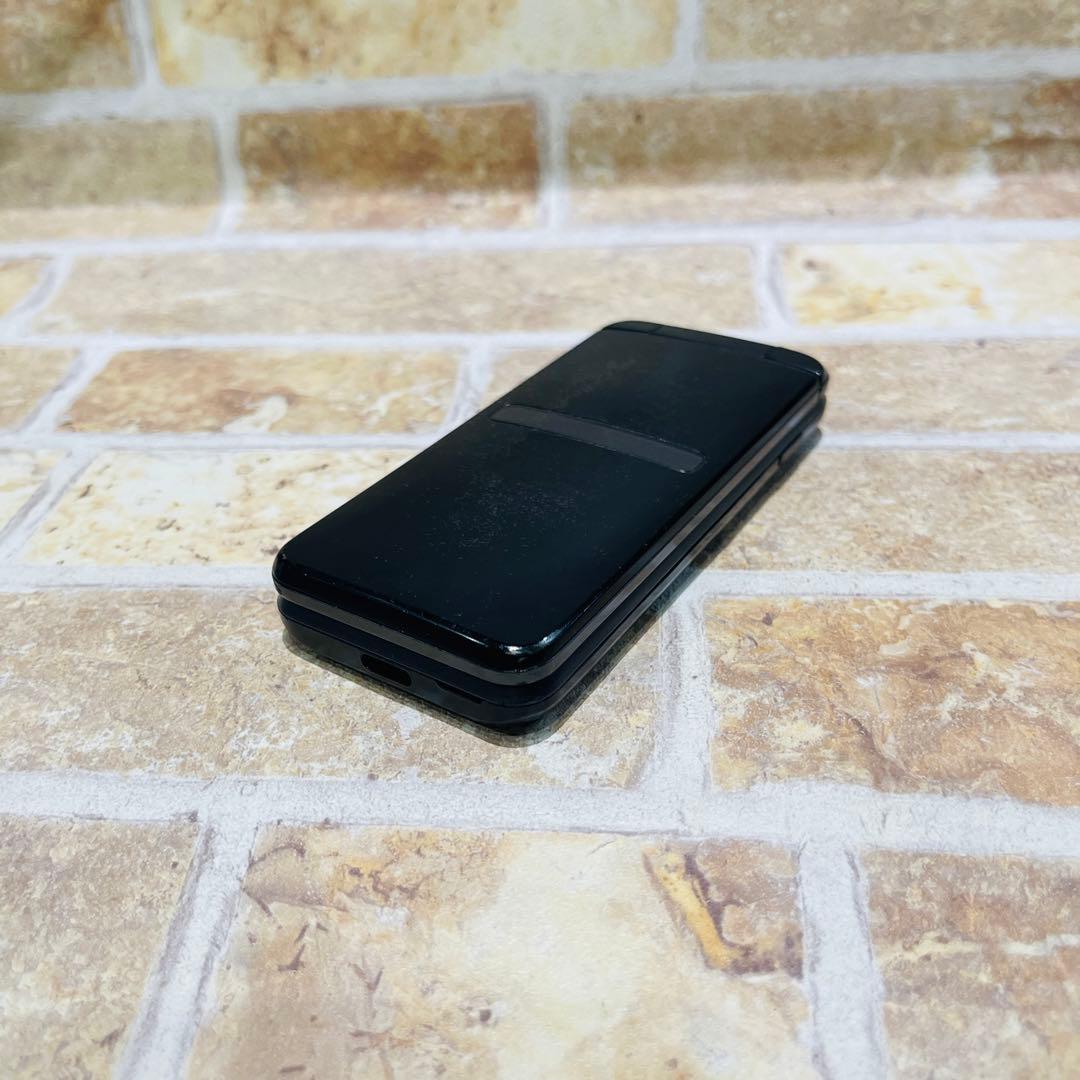 au SIM GRATINA KYF39 4GB g2-047ブラック 電池良好 - メルカリ