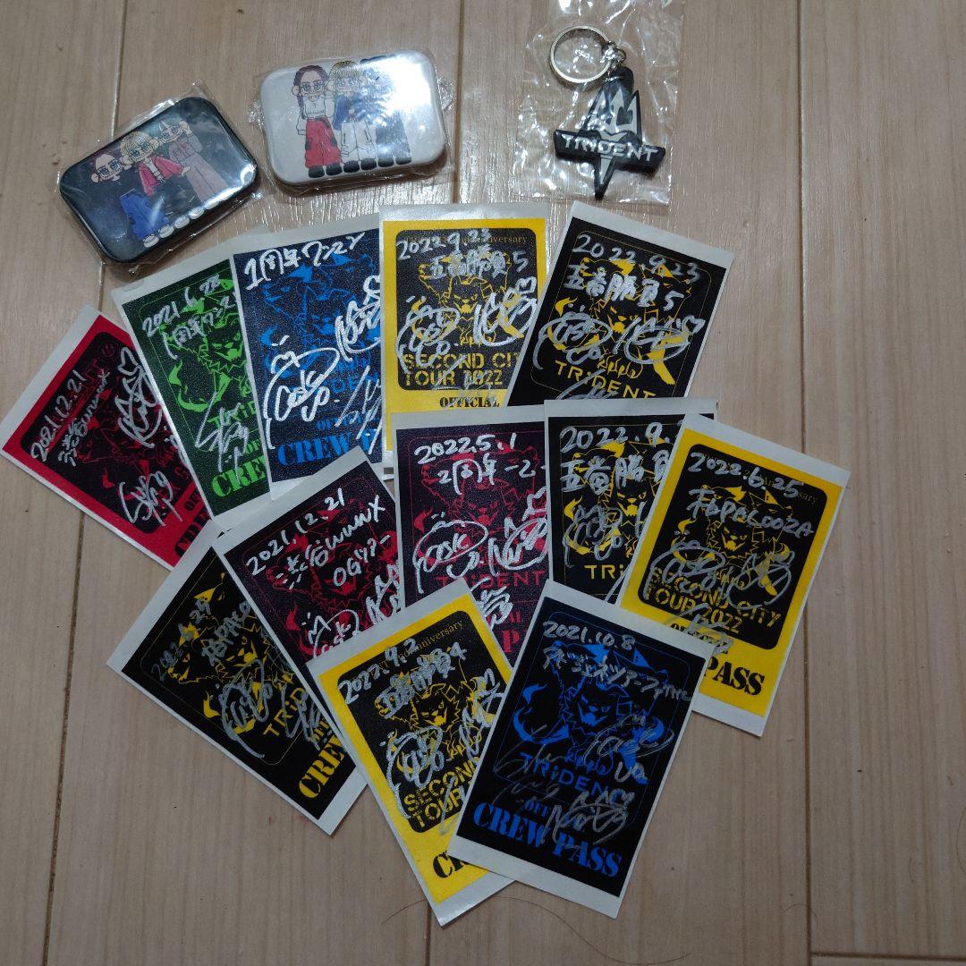 TRiDENT〘ガールズロックバンド革命〙 サイン入りPASS - メルカリ