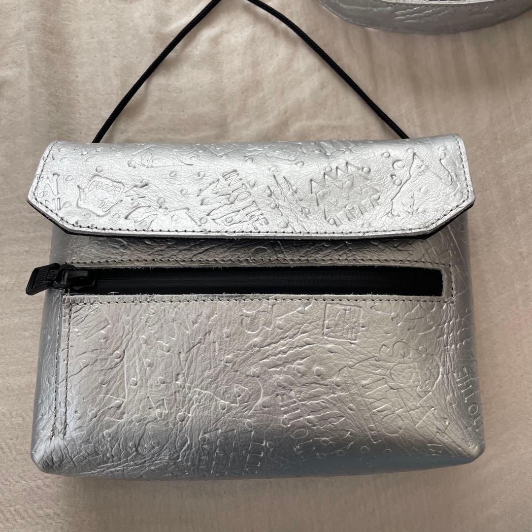 ソマビト スペシャルエンボスレザー サコッシュウォレット - メルカリ