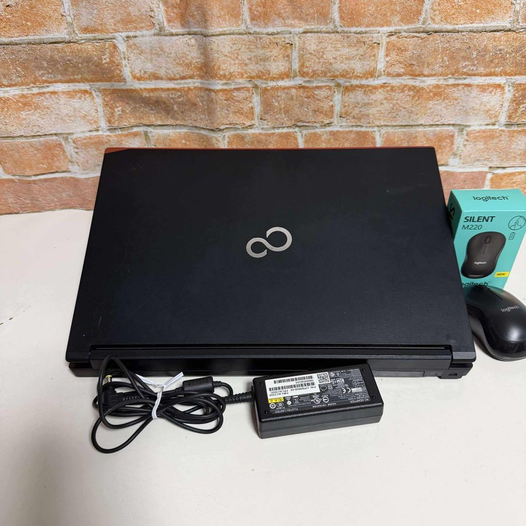 富士通ノート PC Core i7 SSDサクサク起動 メモリ8GB Win11 - メルカリ