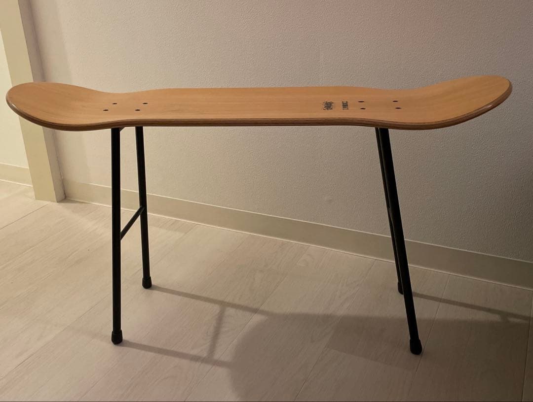 【週末値下】天童木工 x サスクワッチファブリックス　スケボーデッキ (脚付) 週末値下】天童木工 x サスクワッチファブリックス スケボーデッキ (脚