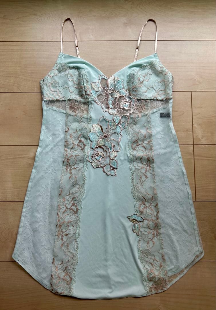 マリーゴールドです！サルート　ミントグリーン レースキャミソール サルート（SALUTE） Salute 13グループ ワコール セットアップ