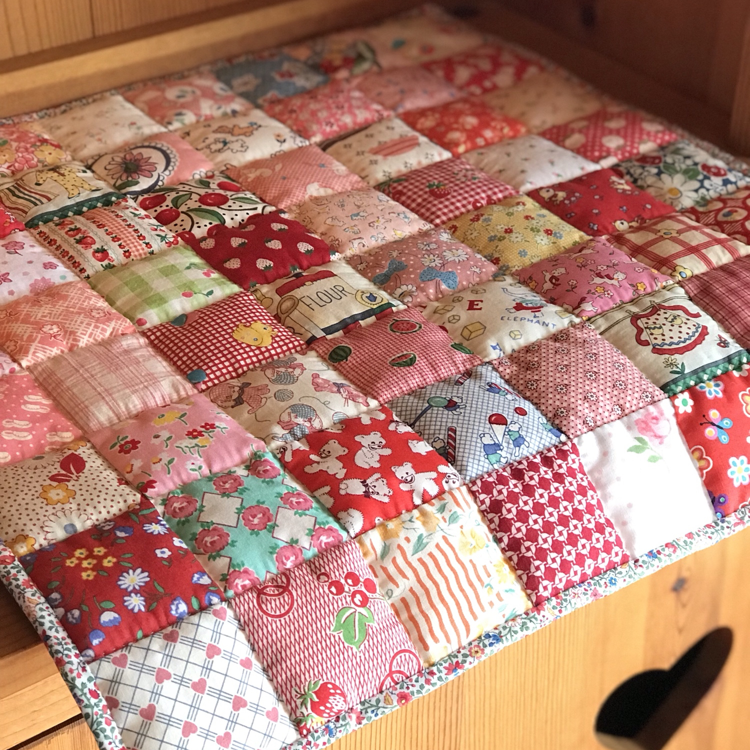 パッチワークキルト＊30'復刻柄&ビンテージ布 FLOUR缶 - EMIMUKU'S