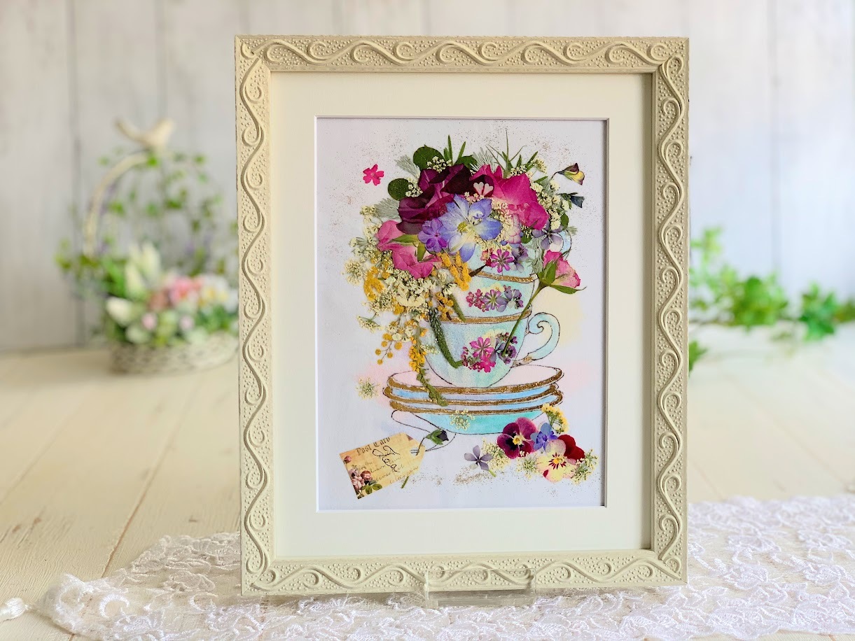 お花のティーカップで、午後はゆっくりしませんか？ 押し花アート額