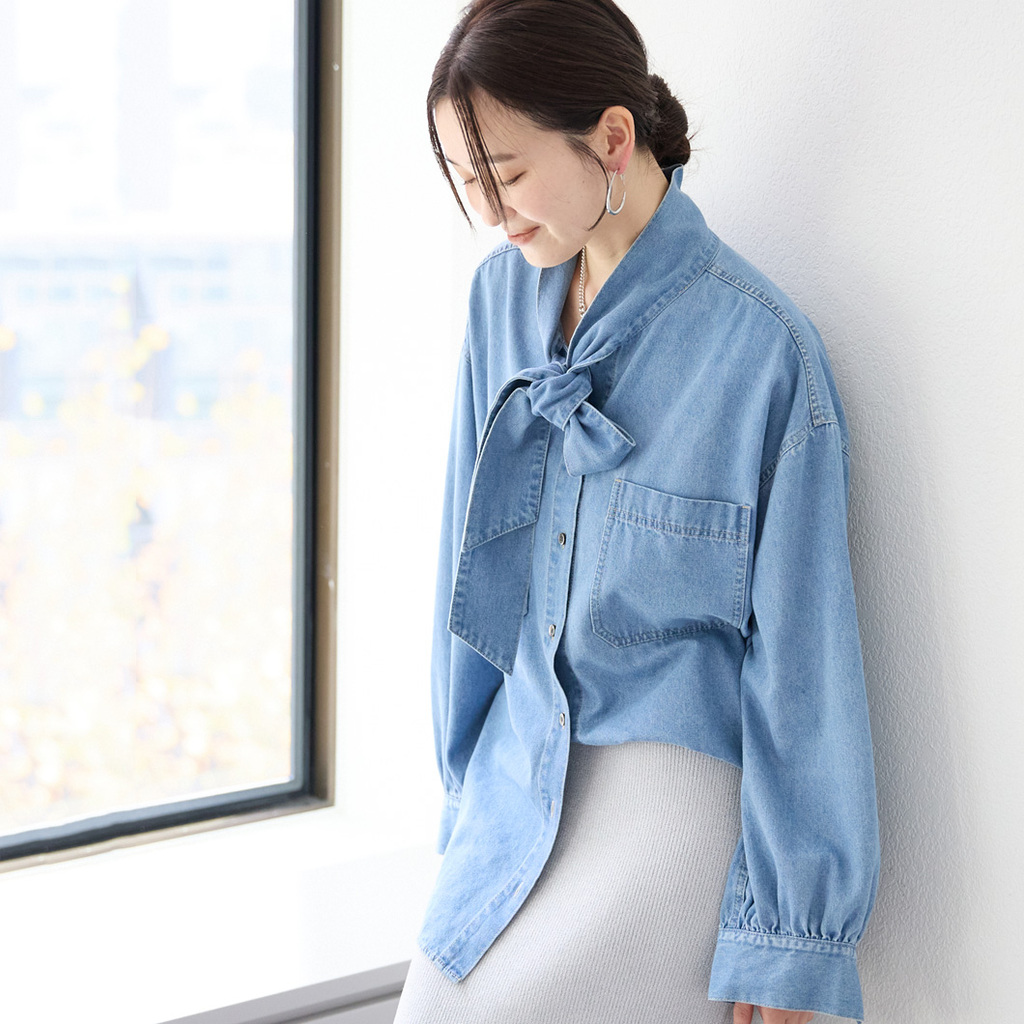 カジュアルに華やかさをプラス】デニムボウタイシャツ - RIVE DROITE