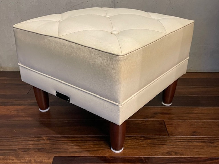 karimokuカリモク60 オットマン アイボリー ロビーチェアやKチェアと