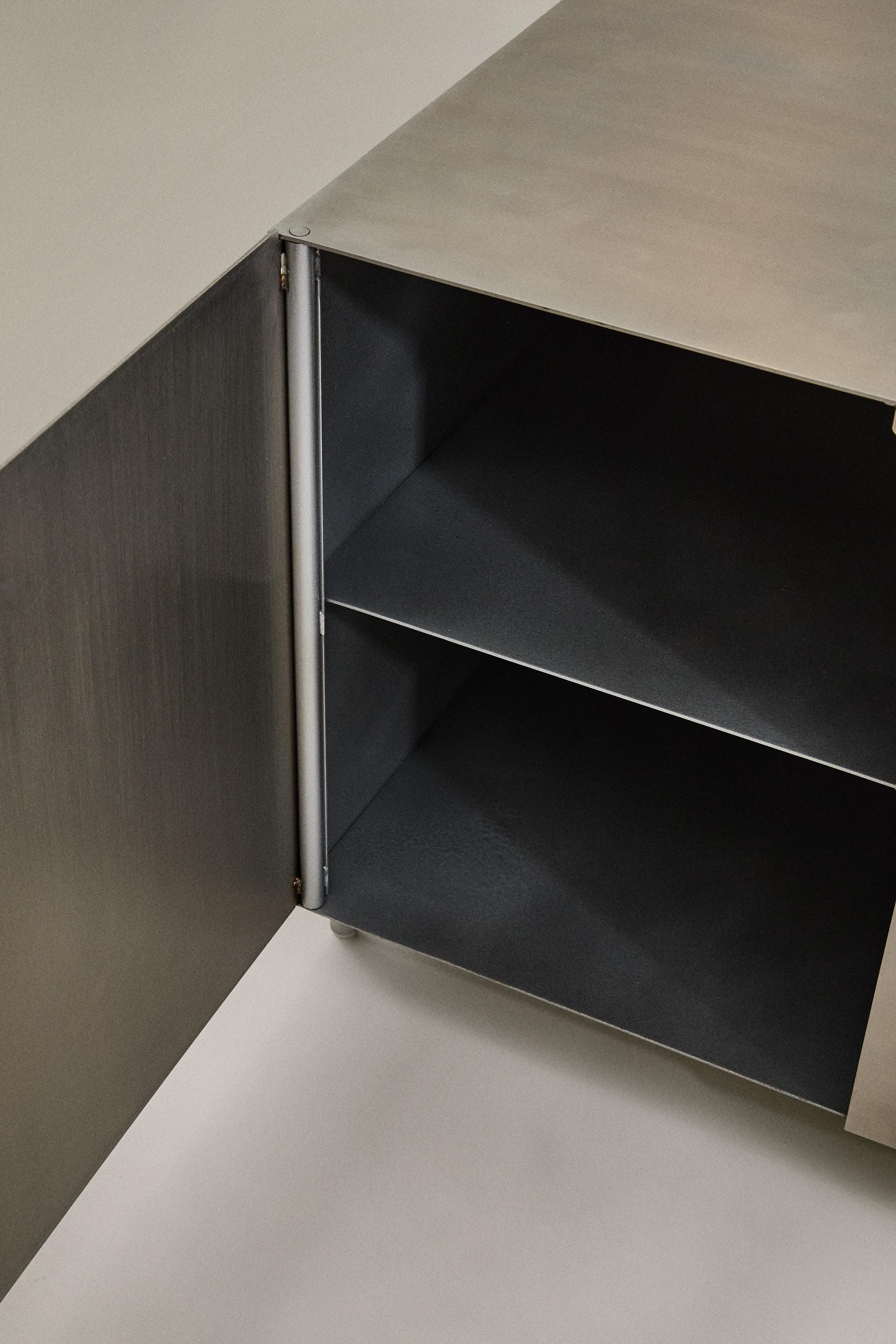 STEEL SIDE TABLE - Matte silver | ZARA United States