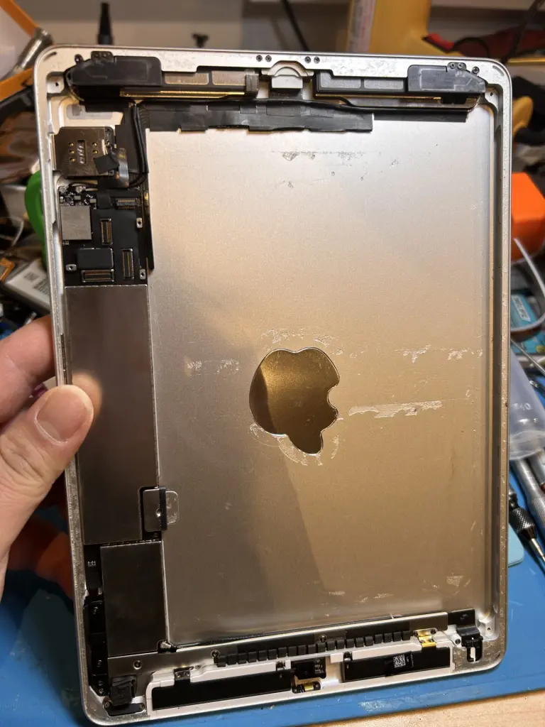 本日の修理）iPad 5バッテリー交換 - スマホ修理KoKo