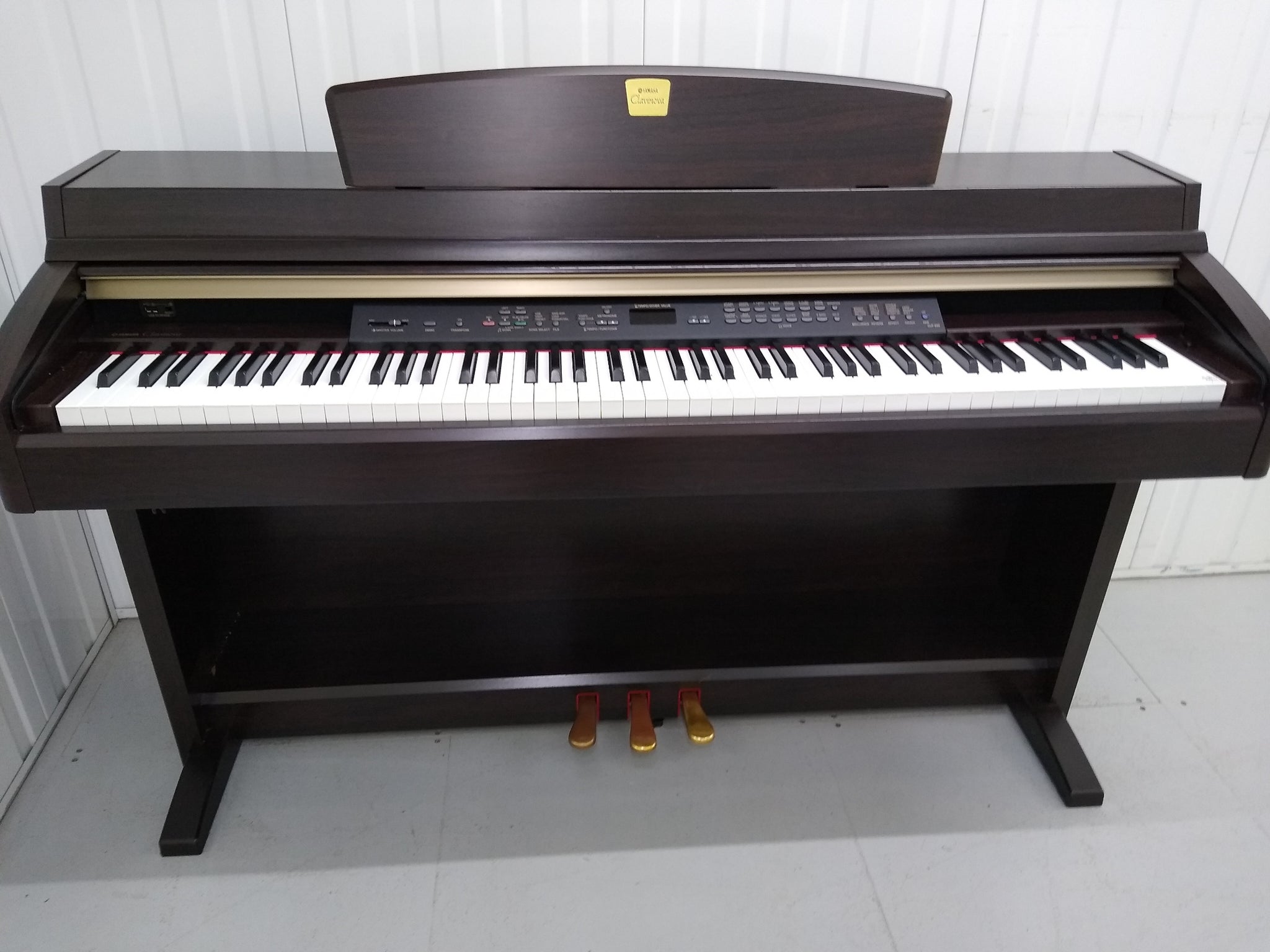 Yamaha Clavinova CLP-240 Digital Piano in rosewood + stool stock